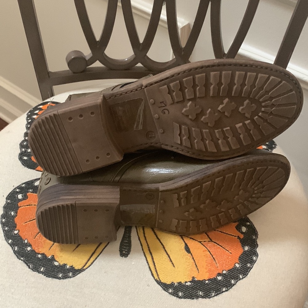 Booties - Picture 3 of 3